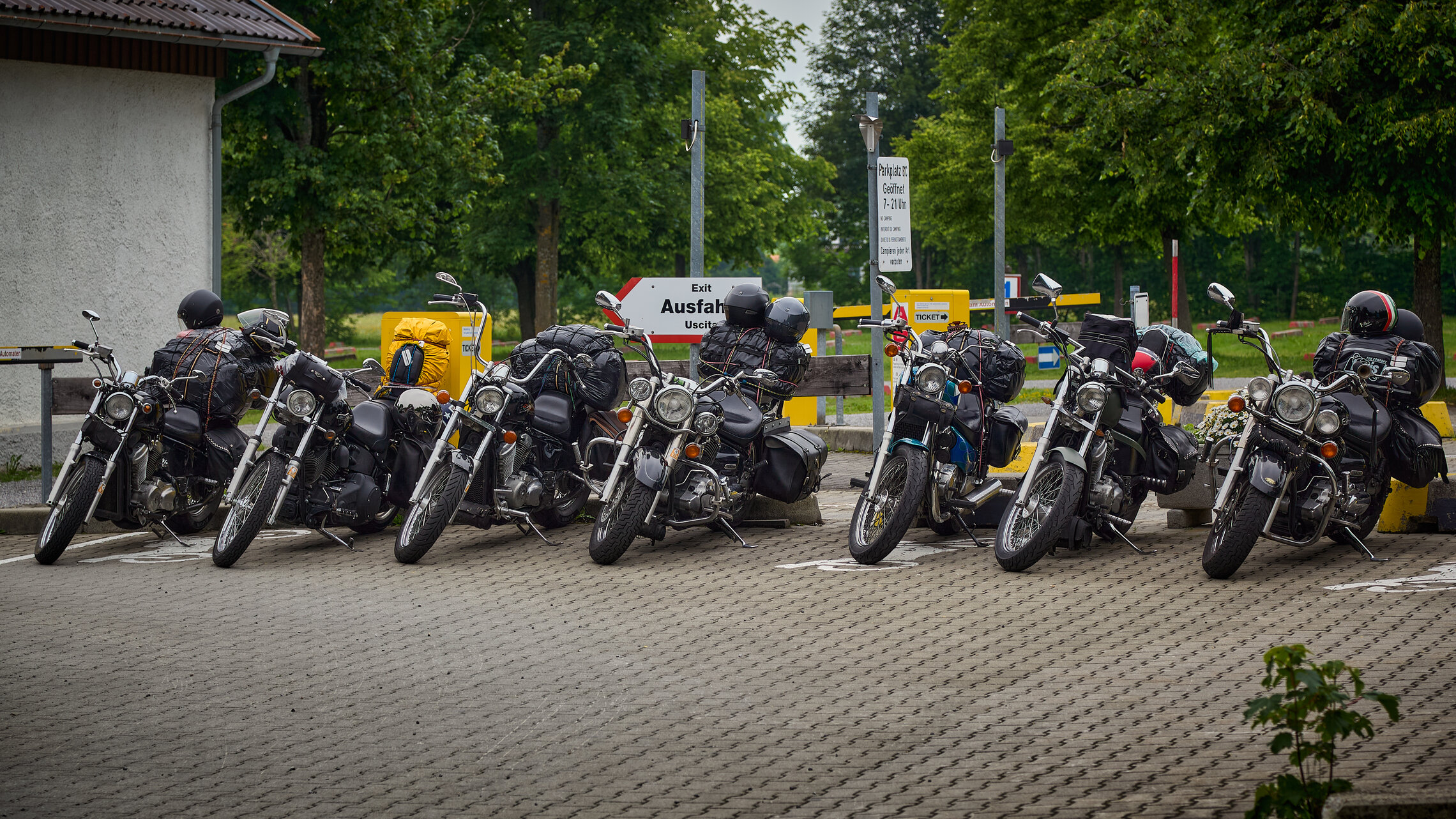 Равнение "на грудь четвёртого"...