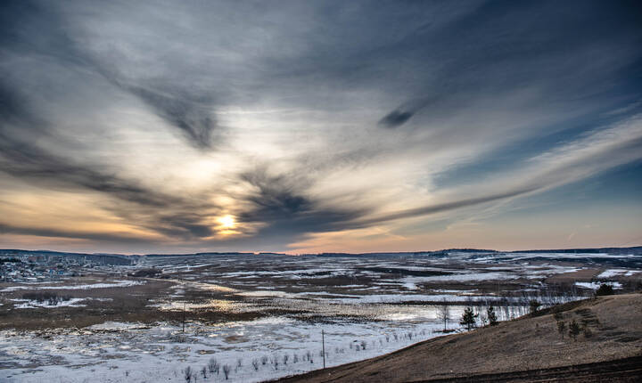 Уходит день...