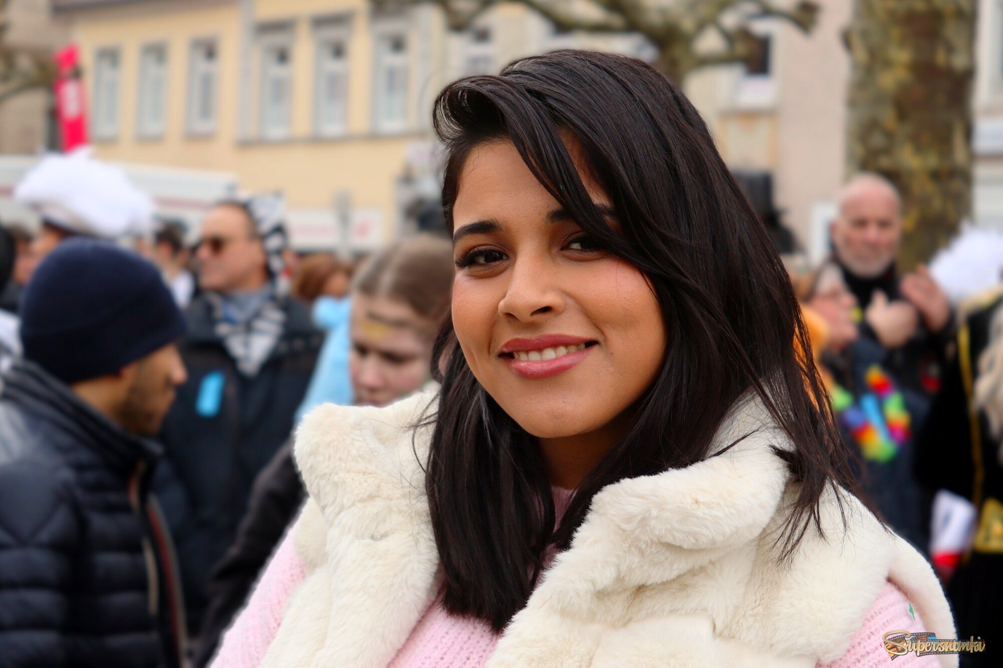  Есть люди, что на солнышко похожи.