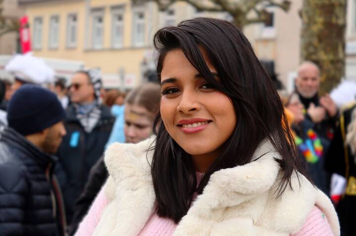  Есть люди, что на солнышко похожи.