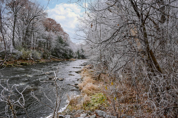 Неспешен бег воды