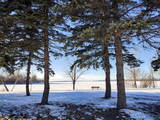 У лодочного клуба