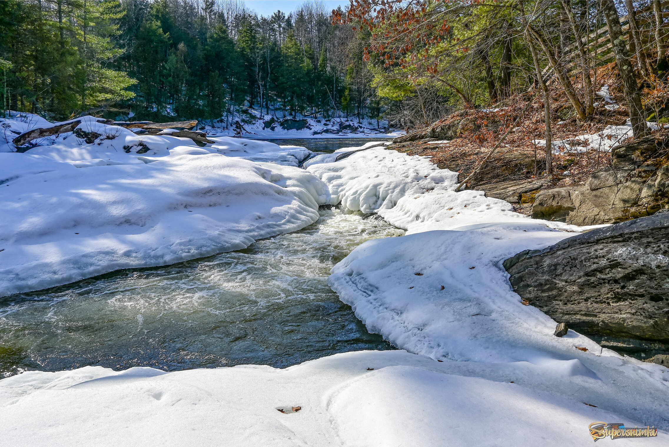 Вместе с водой