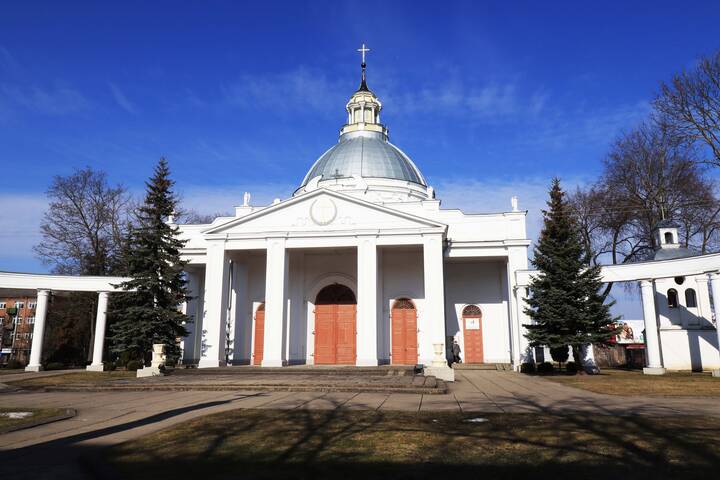 Католический храм.