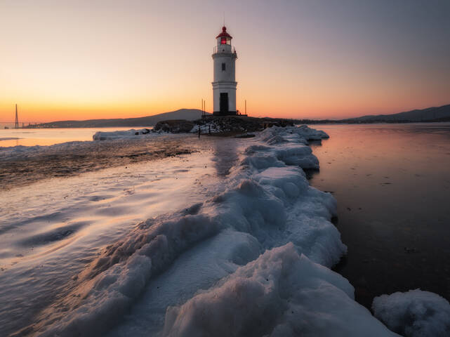 Как-то утром на рассвете Я пошел маяк смотреть