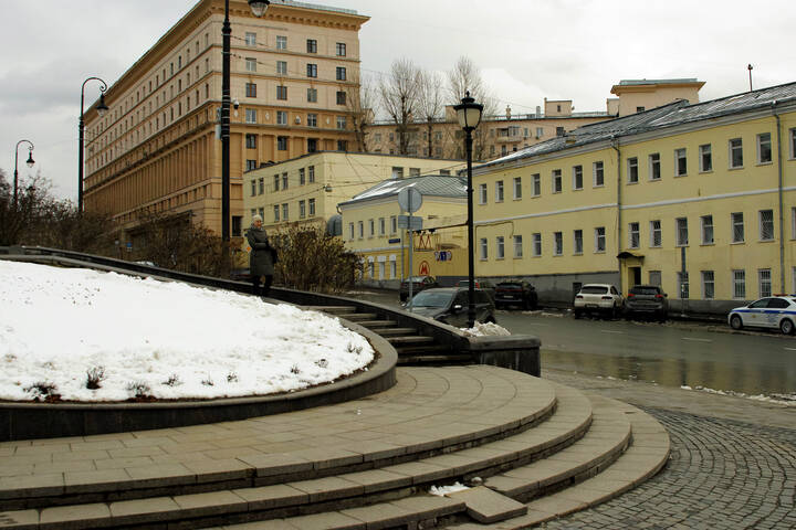 Подколокольный переулок