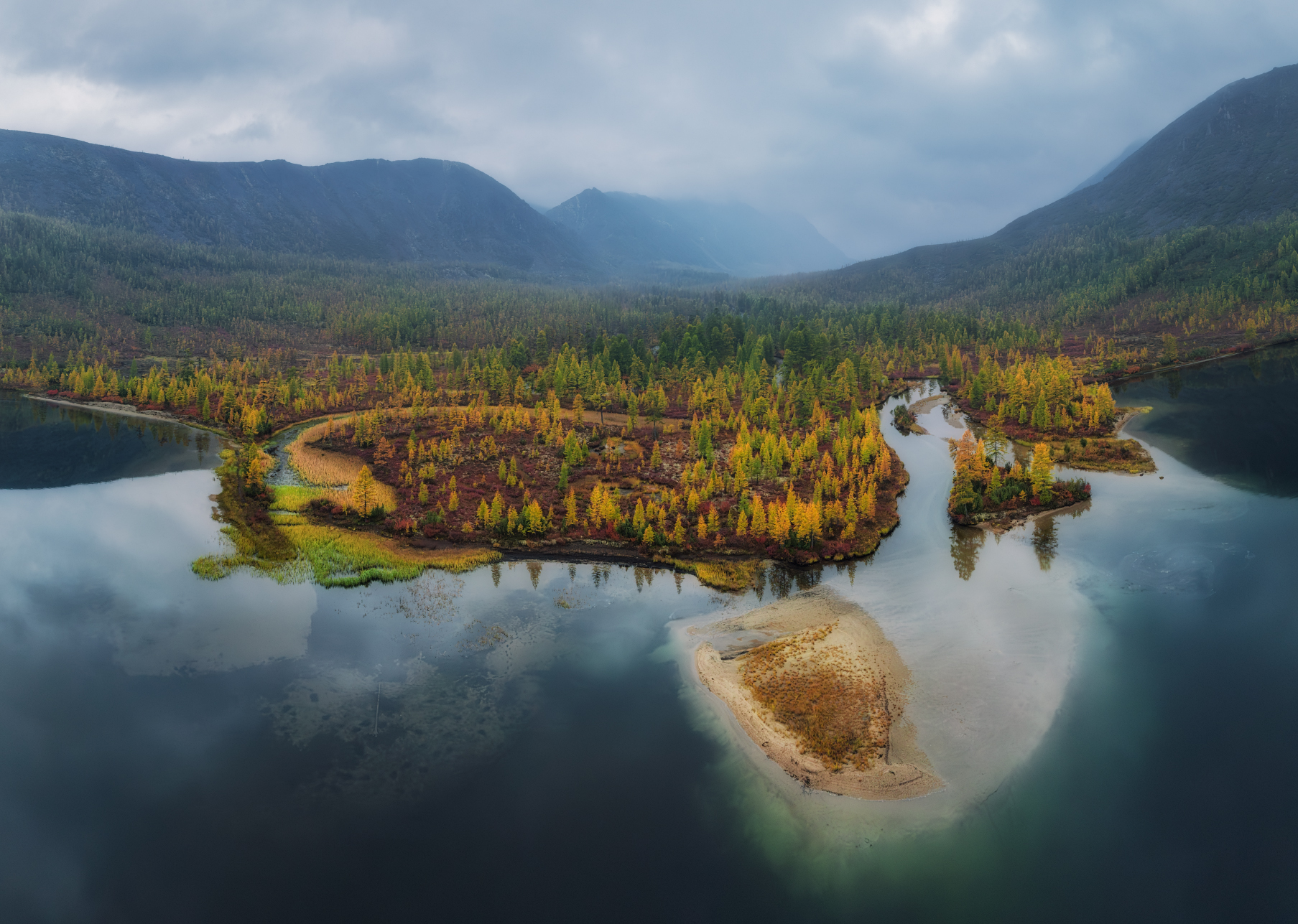 Дождь ушёл, оставив краски