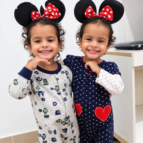 Alanna e Agatha as Gemeas