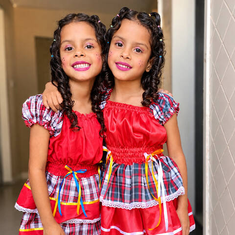 Alanna e Agatha as Gêmeas 