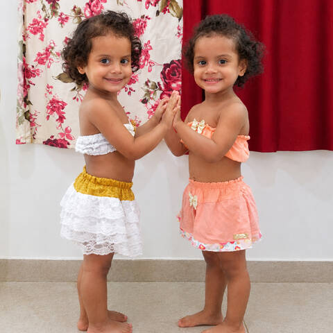 Alanna e Agatha as Gemeas